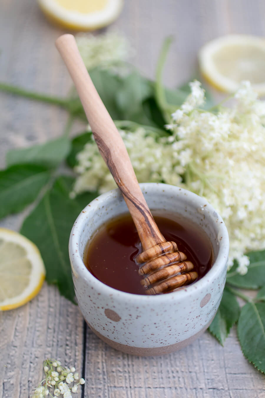 Alternative zu Holunderblüten-Gelee: Mein Rezept für veganen Holunderblüten-Honig